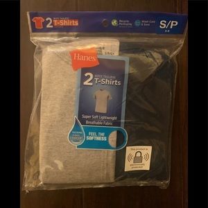 New Boys Hanes T Shirts Sz Small or 6-8